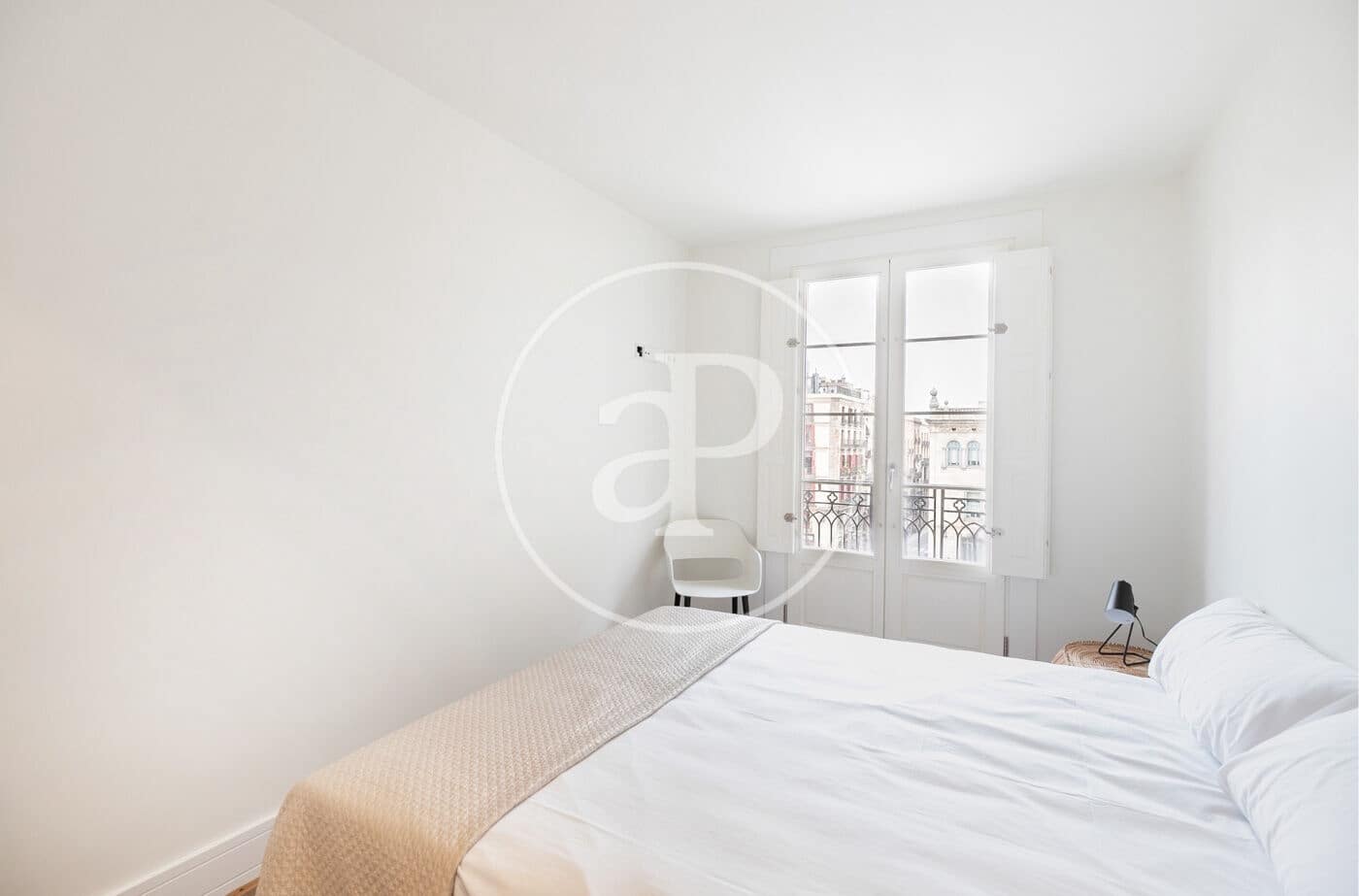 3 quarto Apartamento para arrendar em Barcelona cidade - 2 500 € (Ref: 8902305)
