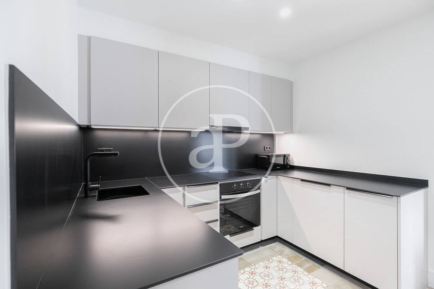 3 quarto Apartamento para arrendar em Barcelona cidade - 2 500 € (Ref: 8902305)