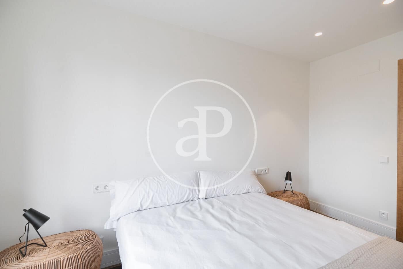 3 quarto Apartamento para arrendar em Barcelona cidade - 2 500 € (Ref: 8902305)