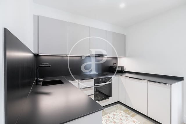 3 quarto Apartamento para arrendar em El Barri Gòtic, Barcelona cidade - 2 500 € (Ref: 8902305)