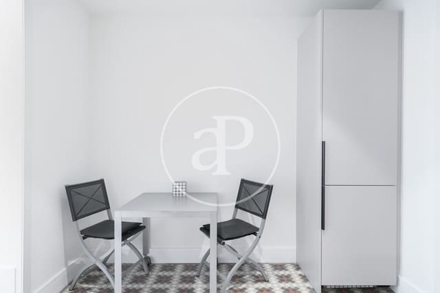 3 quarto Apartamento para arrendar em El Barri Gòtic, Barcelona cidade - 2 500 € (Ref: 8902305)