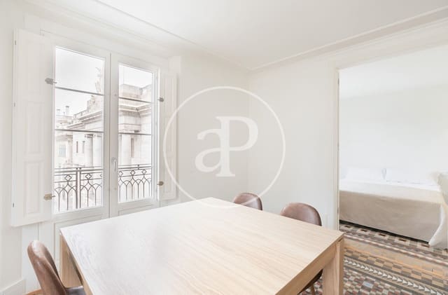 3 quarto Apartamento para arrendar em El Barri Gòtic, Barcelona cidade - 2 500 € (Ref: 8902305)