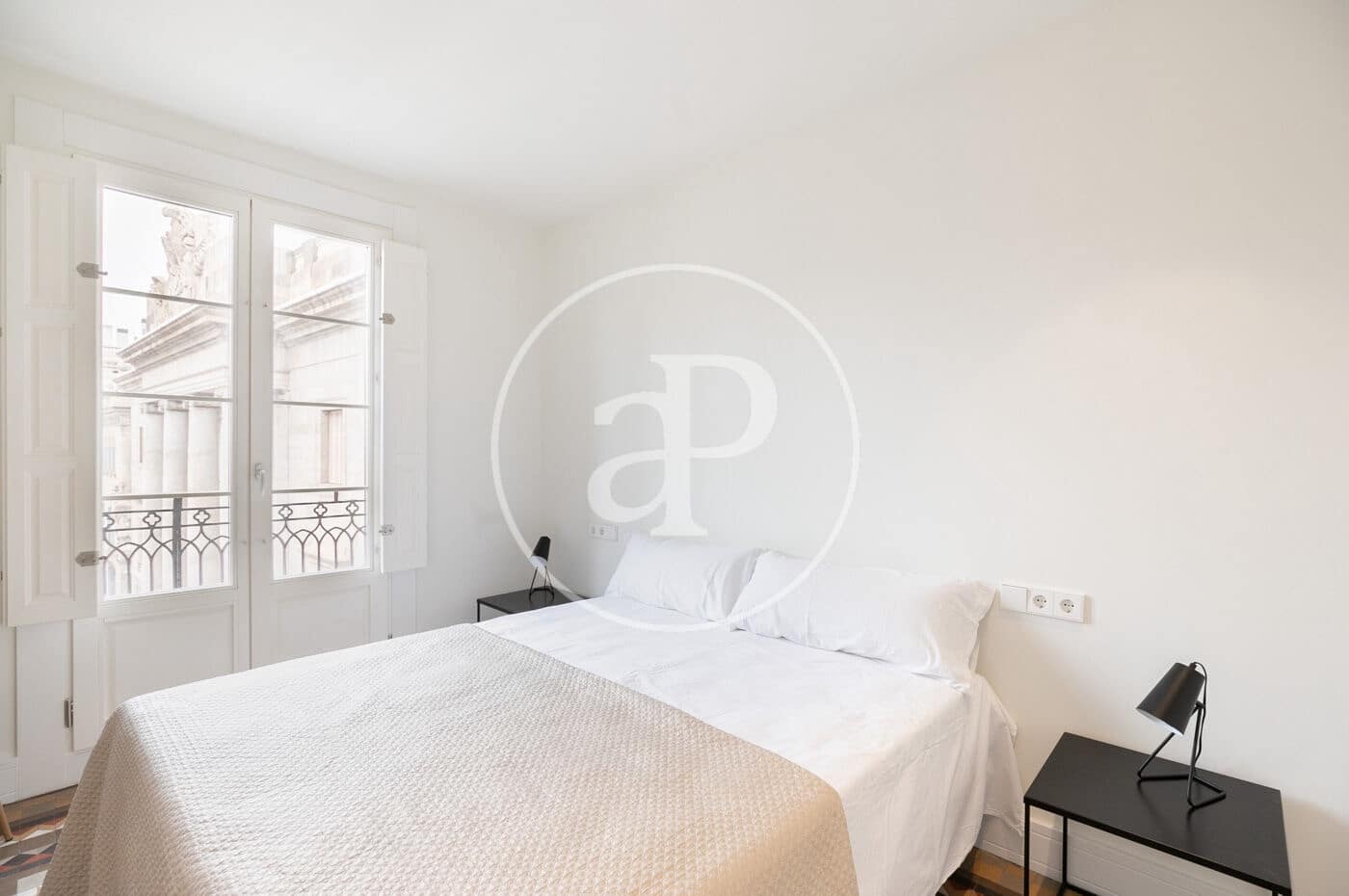 3 quarto Apartamento para arrendar em Barcelona cidade - 2 500 € (Ref: 8902305)