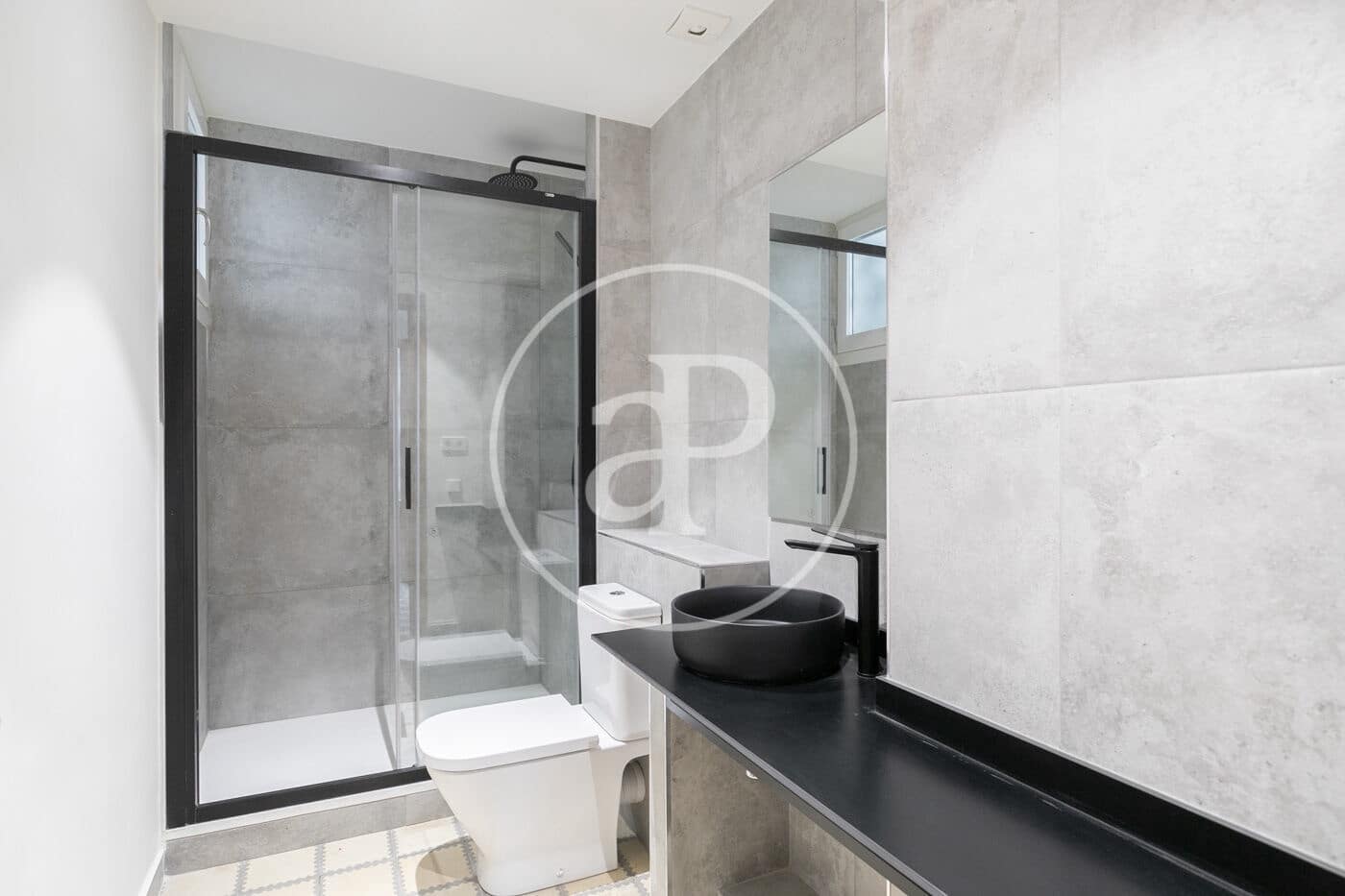 3 quarto Apartamento para arrendar em Barcelona cidade - 2 500 € (Ref: 8902305)