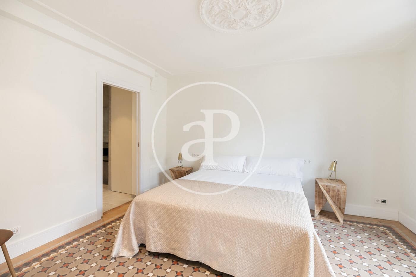 3 quarto Apartamento para arrendar em Barcelona cidade - 2 500 € (Ref: 8902305)