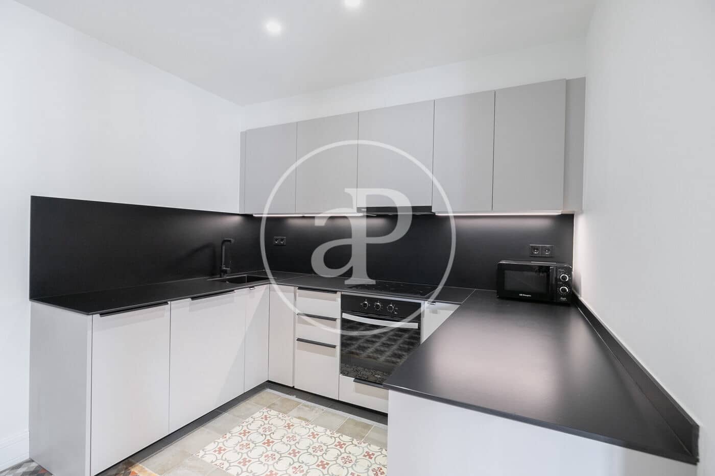 3 quarto Apartamento para arrendar em Barcelona cidade - 2 500 € (Ref: 8902305)