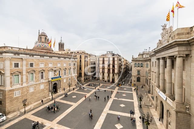 3 quarto Apartamento para arrendar em El Barri Gòtic, Barcelona cidade - 2 500 € (Ref: 8902305)