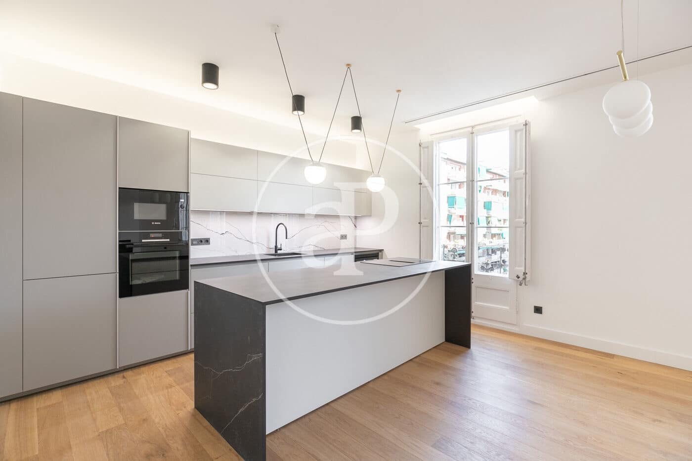 4 soveværelse Lejlighed til salg i Barcelona by - € 1.150.000 (Ref: 8902307)