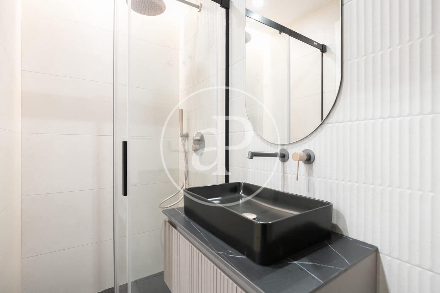 4 soveværelse Lejlighed til salg i Barcelona by - € 1.150.000 (Ref: 8902307)