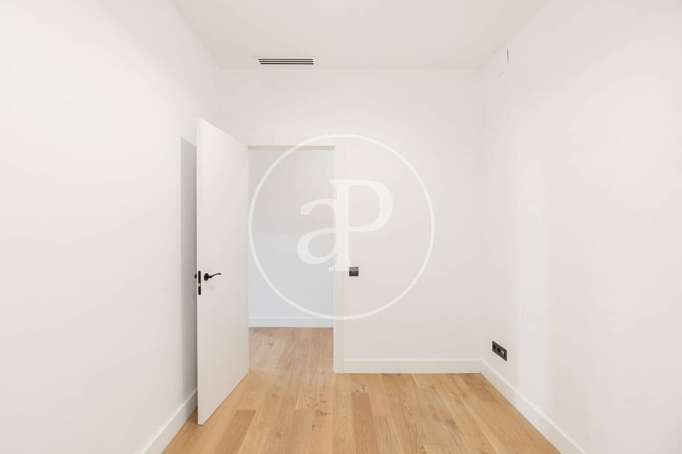 4 soveværelse Lejlighed til salg i Barcelona by - € 1.150.000 (Ref: 8902307)