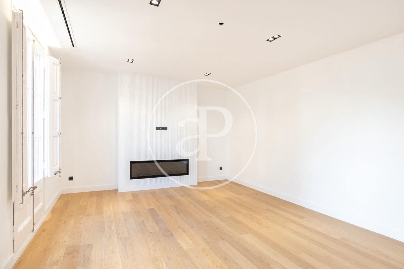 4 soveværelse Lejlighed til salg i Barcelona by - € 1.150.000 (Ref: 8902307)