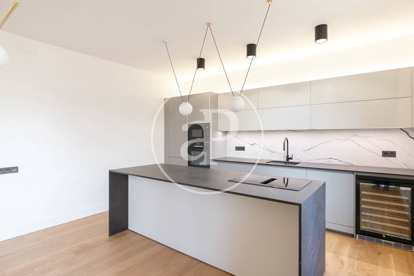 4 soveværelse Lejlighed til salg i Barcelona by - € 1.150.000 (Ref: 8902307)