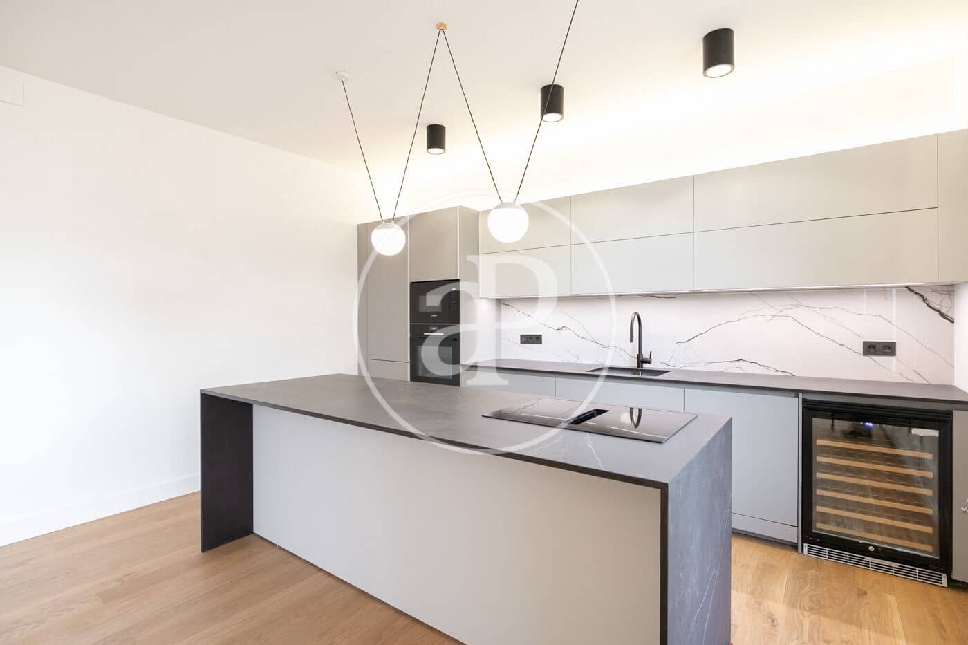 4 soveværelse Lejlighed til salg i Barcelona by - € 1.150.000 (Ref: 8902307)