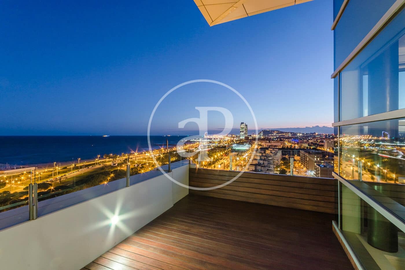2 bedroom Penthouse for rent in Barcelona city - € 7,500 (Ref: 8902309)