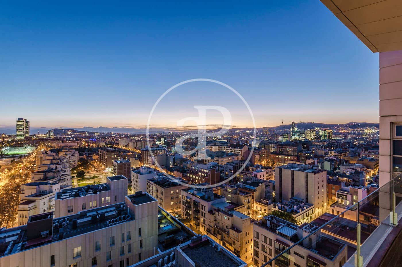 2 bedroom Penthouse for rent in Barcelona city - € 7,500 (Ref: 8902309)
