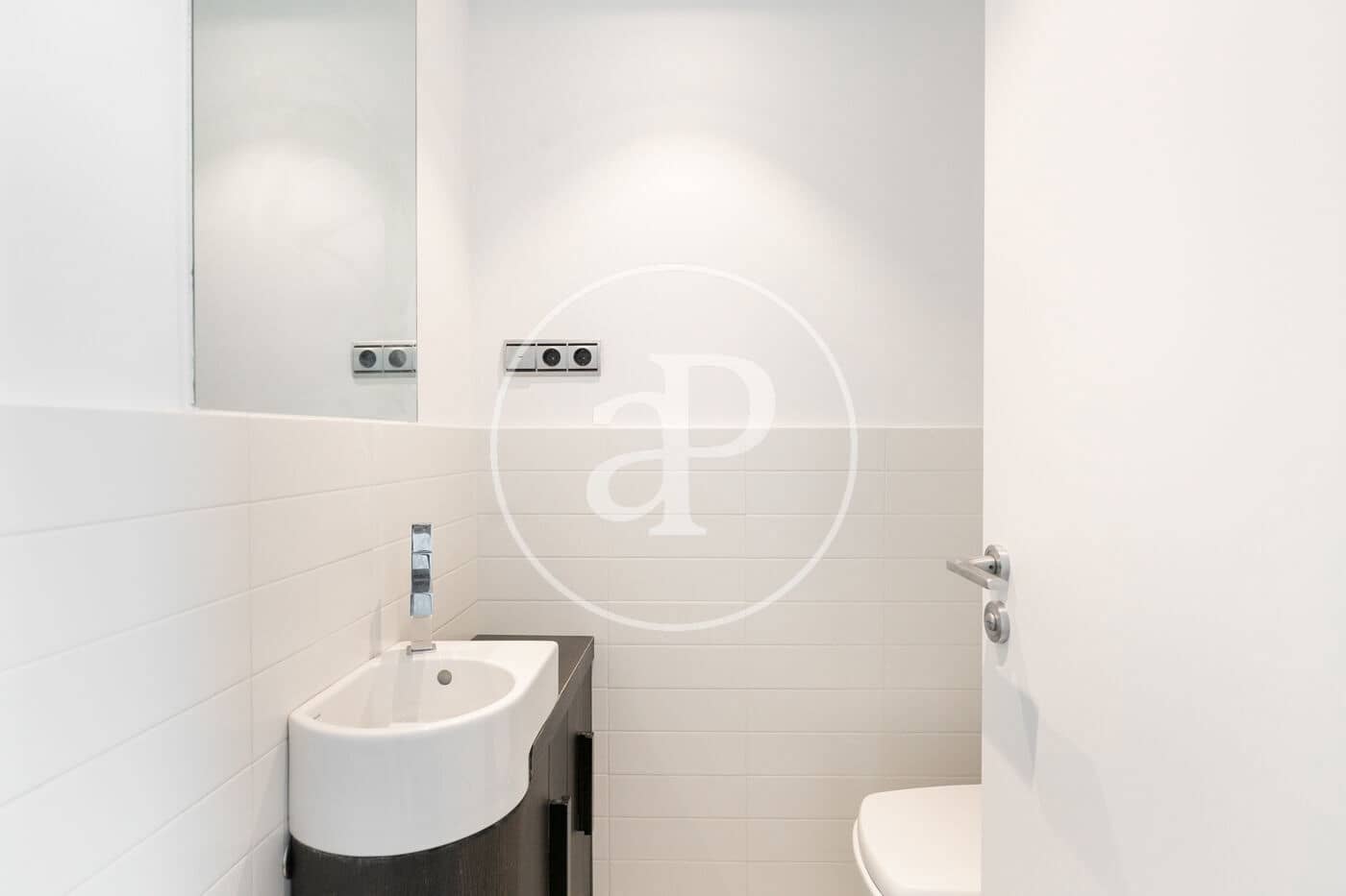 2 bedroom Penthouse for rent in Barcelona city - € 7,500 (Ref: 8902309)