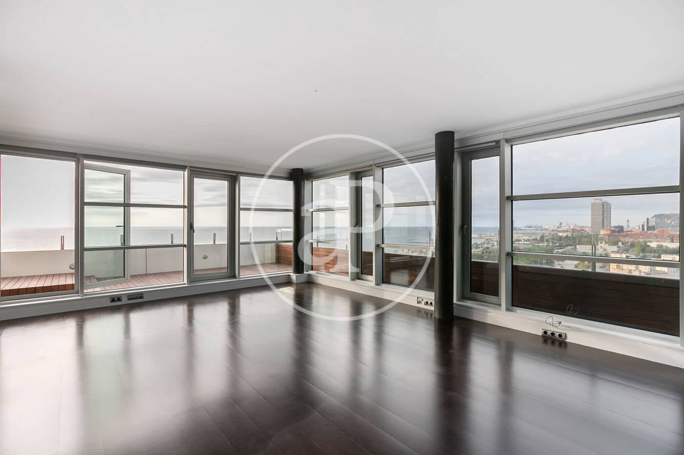 2 bedroom Penthouse for rent in Barcelona city - € 7,500 (Ref: 8902309)