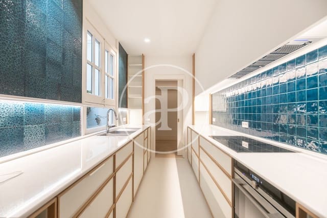 4 soveværelse Lejlighed til salg i El Barri Gòtic, Barcelona by - € 1.490.000 (Ref: 8905661)