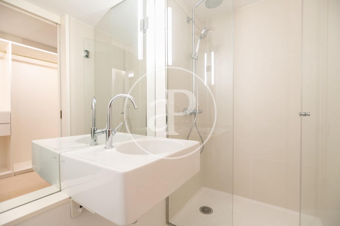 4 soveværelse Lejlighed til salg i Barcelona by - € 1.490.000 (Ref: 8905661)