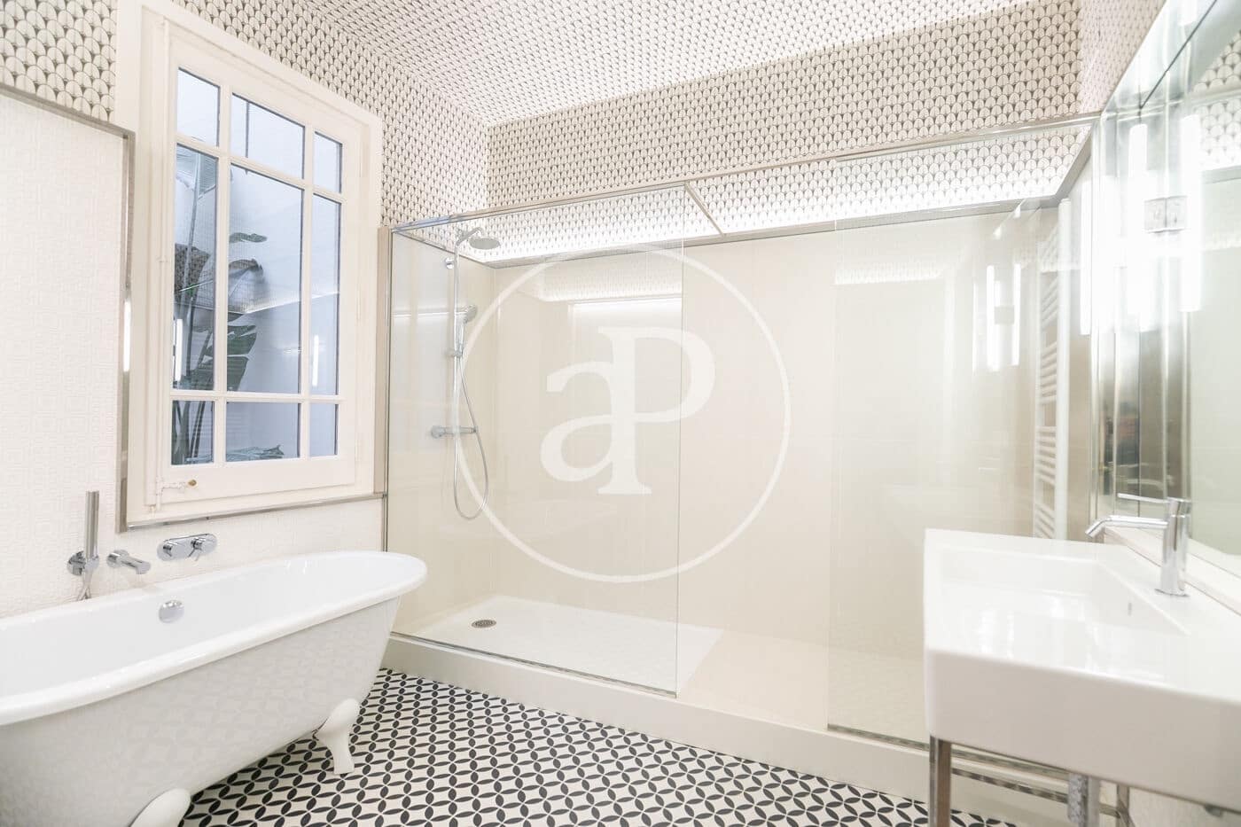 4 soveværelse Lejlighed til salg i Barcelona by - € 1.490.000 (Ref: 8905661)