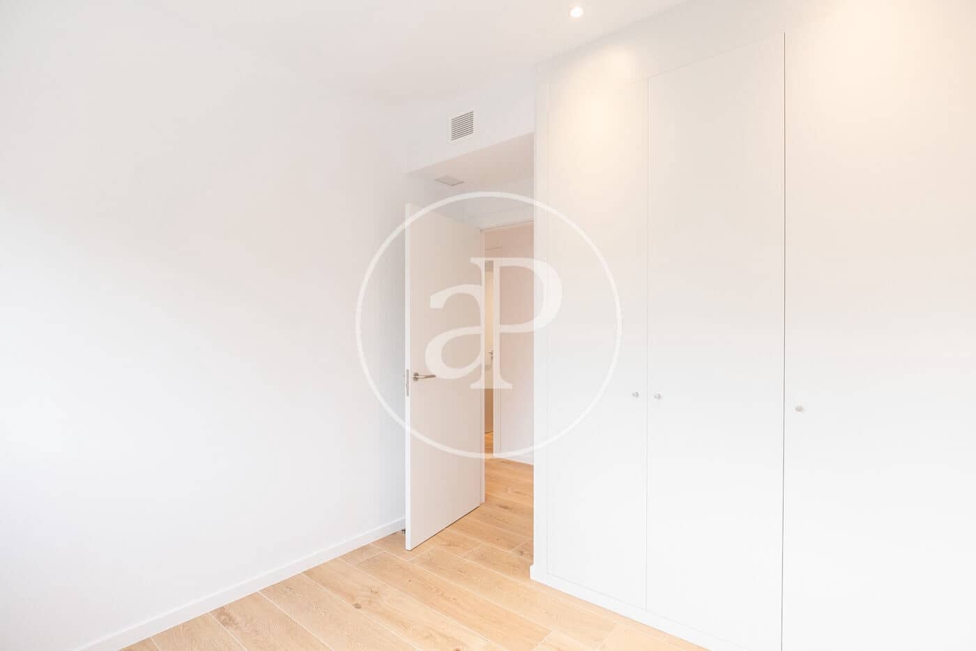 4 bedroom Apartment for rent in Esplugues de Llobregat with pool - € 3,700 (Ref: 8905665)