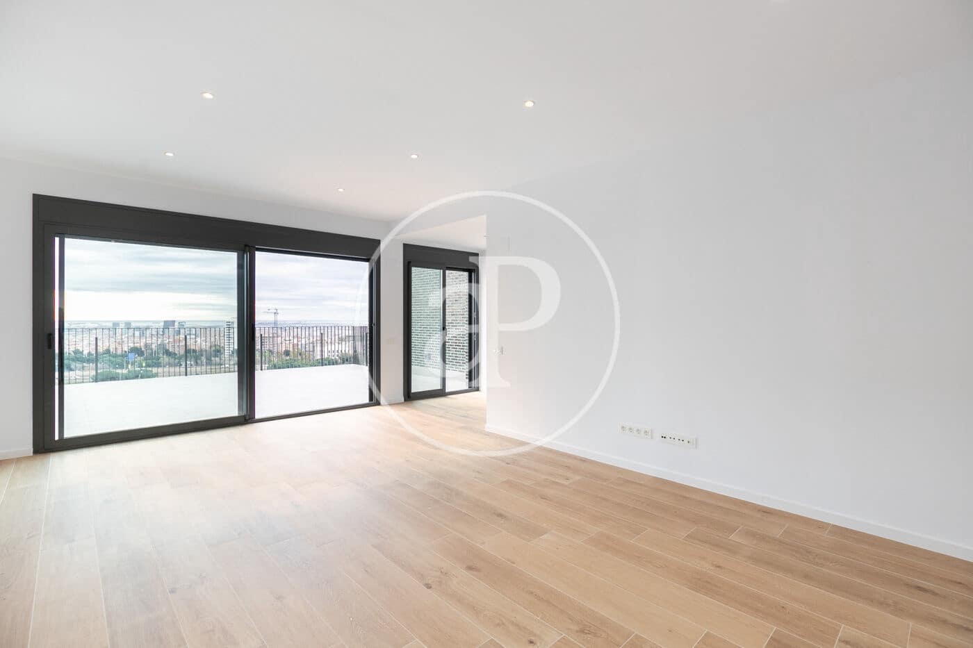 4 bedroom Apartment for rent in Esplugues de Llobregat with pool - € 3,700 (Ref: 8905665)