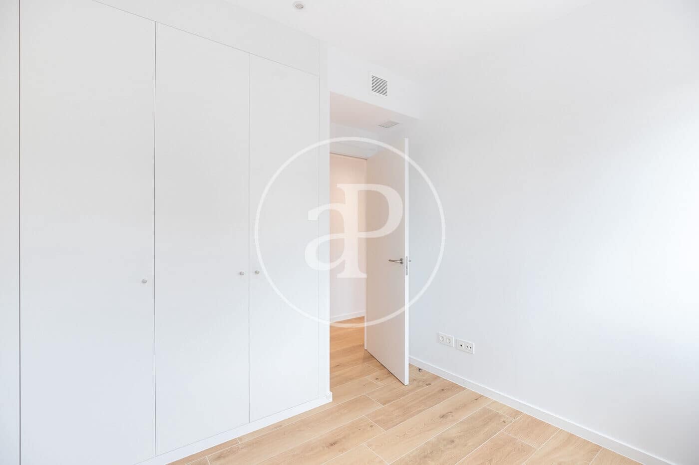 4 bedroom Apartment for rent in Esplugues de Llobregat with pool - € 3,700 (Ref: 8905665)