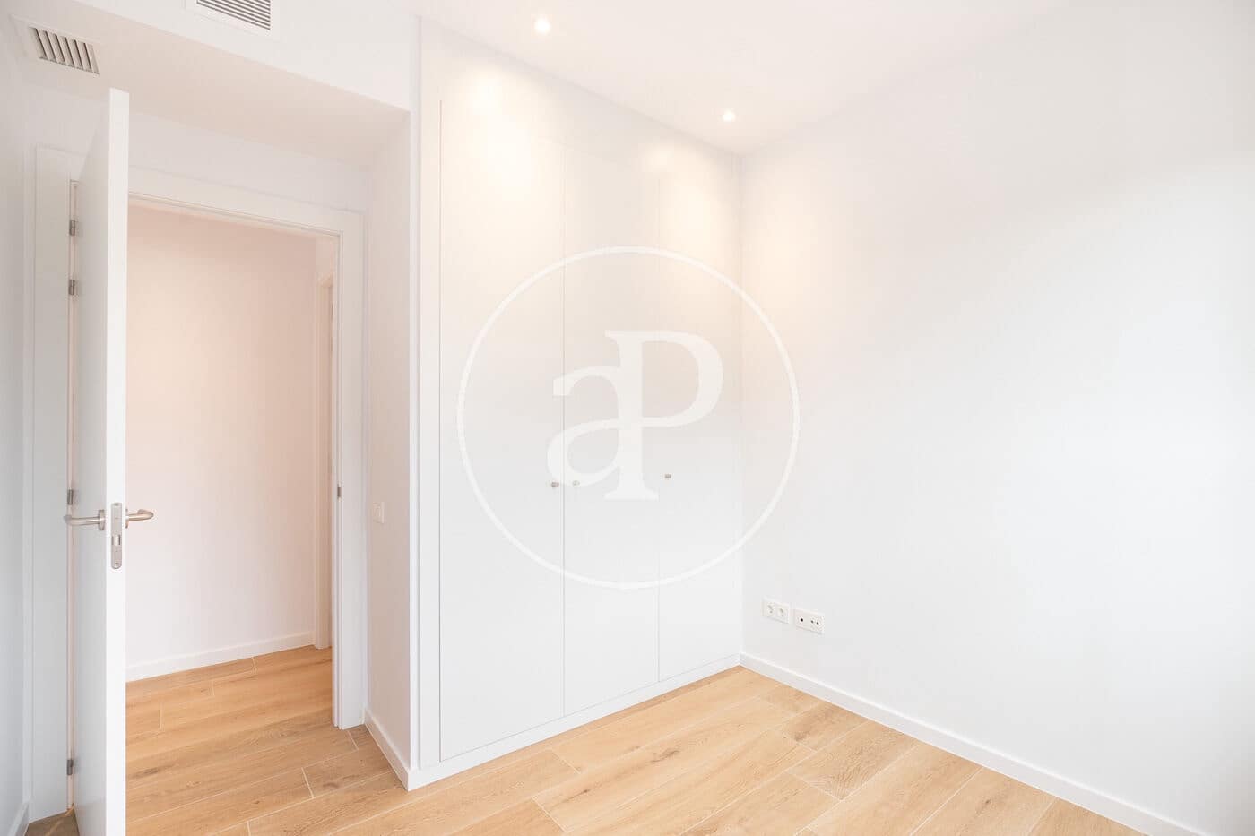 4 bedroom Apartment for rent in Esplugues de Llobregat with pool - € 3,700 (Ref: 8905665)