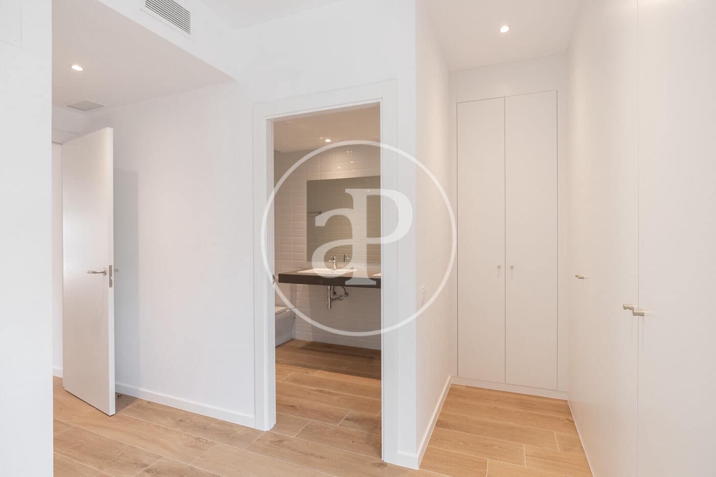 4 bedroom Apartment for rent in Esplugues de Llobregat with pool - € 3,700 (Ref: 8905665)