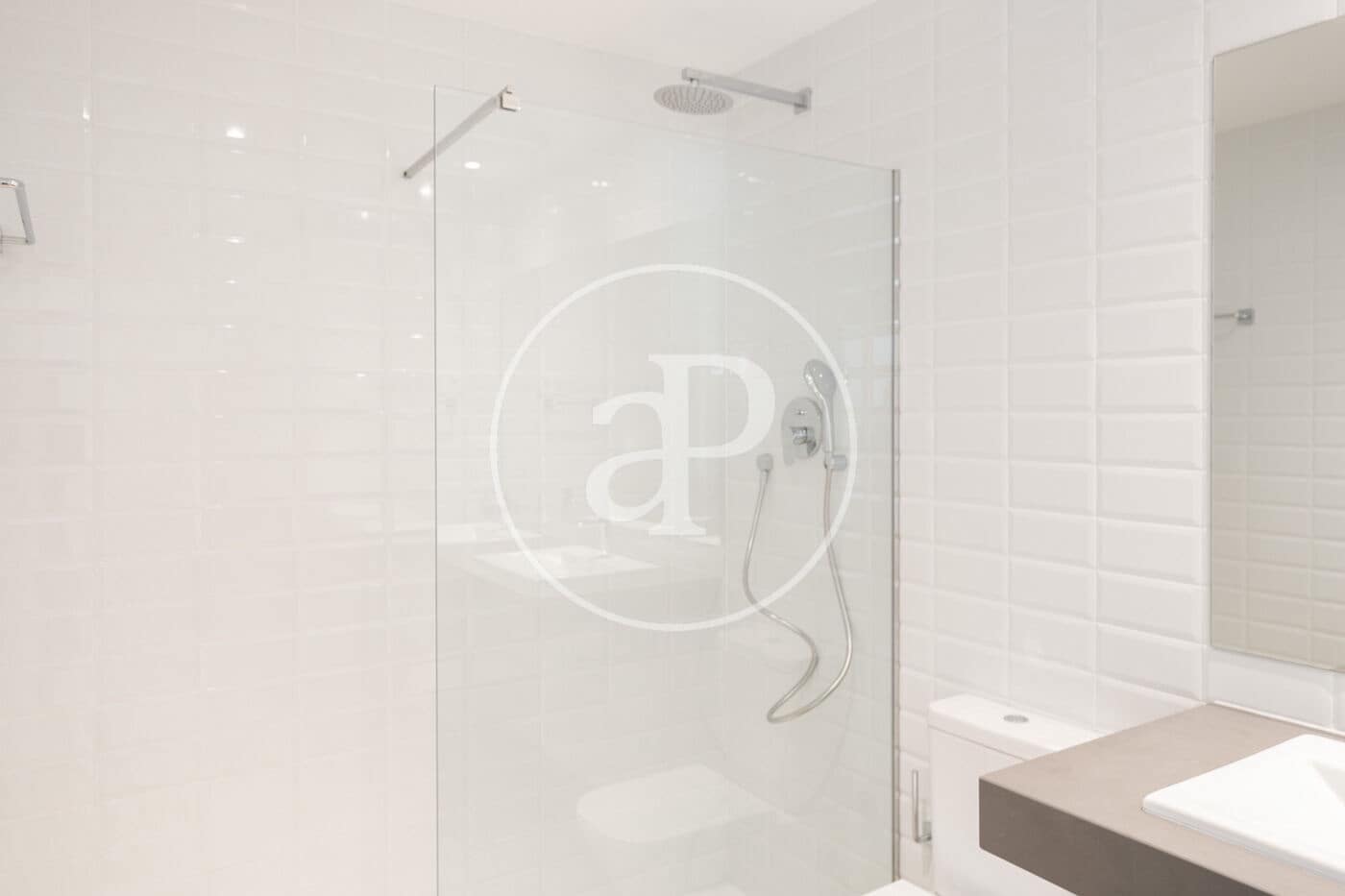 4 bedroom Apartment for rent in Esplugues de Llobregat with pool - € 3,700 (Ref: 8905665)