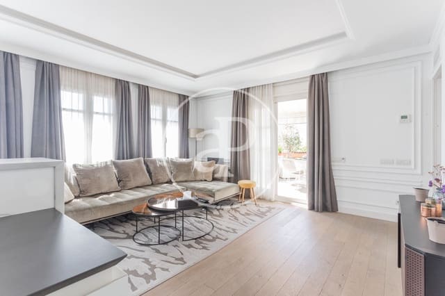 2 soveværelse Penthouse til leje i El Fort Pienc, Barcelona by - € 3.750 (Ref: 8907663)