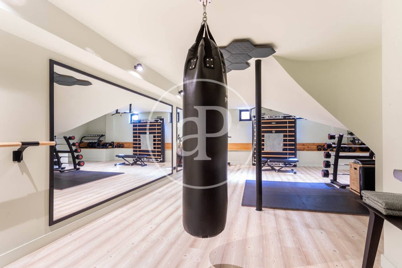 5 soverom Villa til salgs i Esplugues de Llobregat med svømmebasseng - € 3 950 000 (Ref: 8915562)