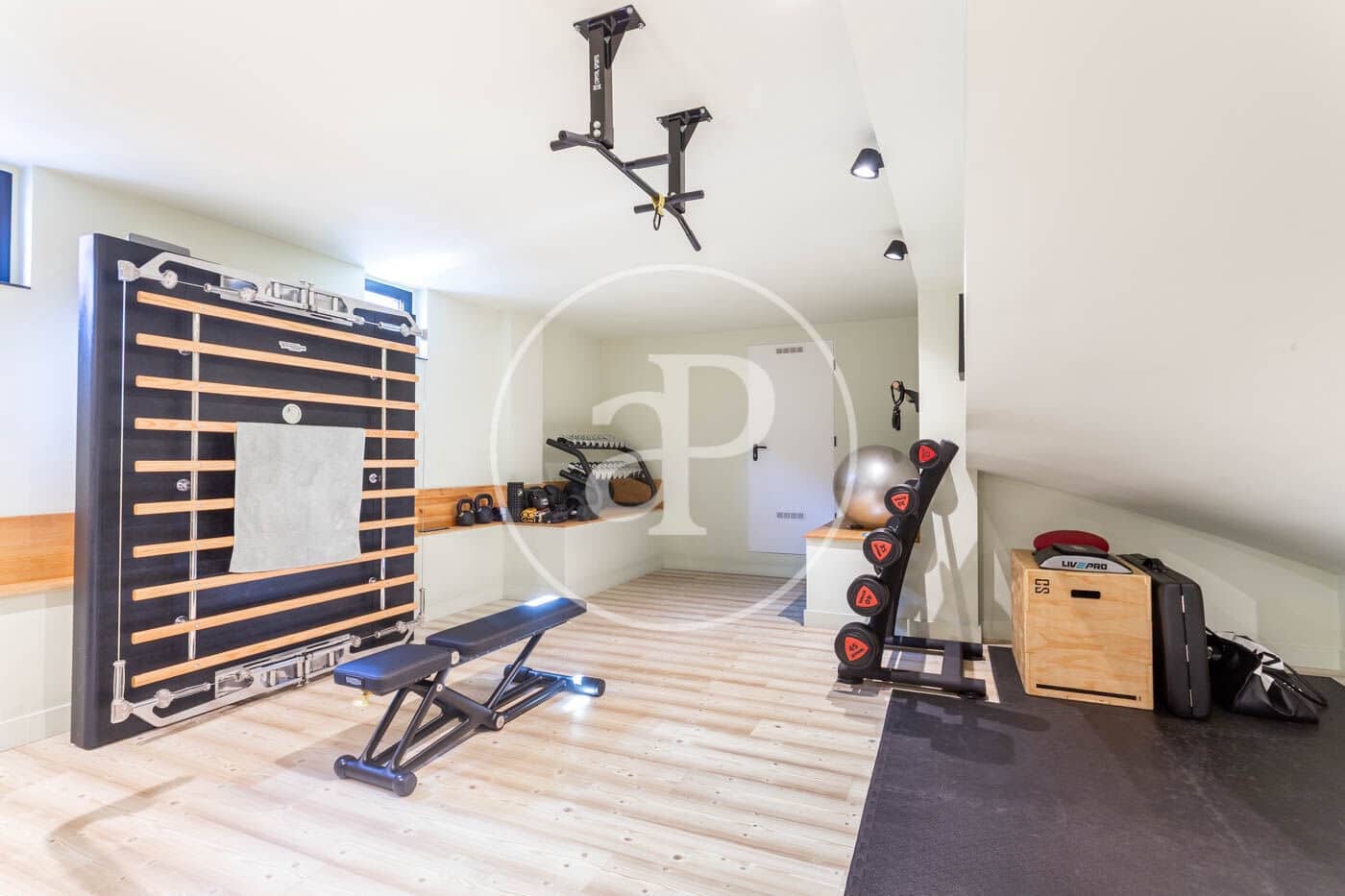 5 soverom Villa til salgs i Esplugues de Llobregat med svømmebasseng - € 3 950 000 (Ref: 8915562)