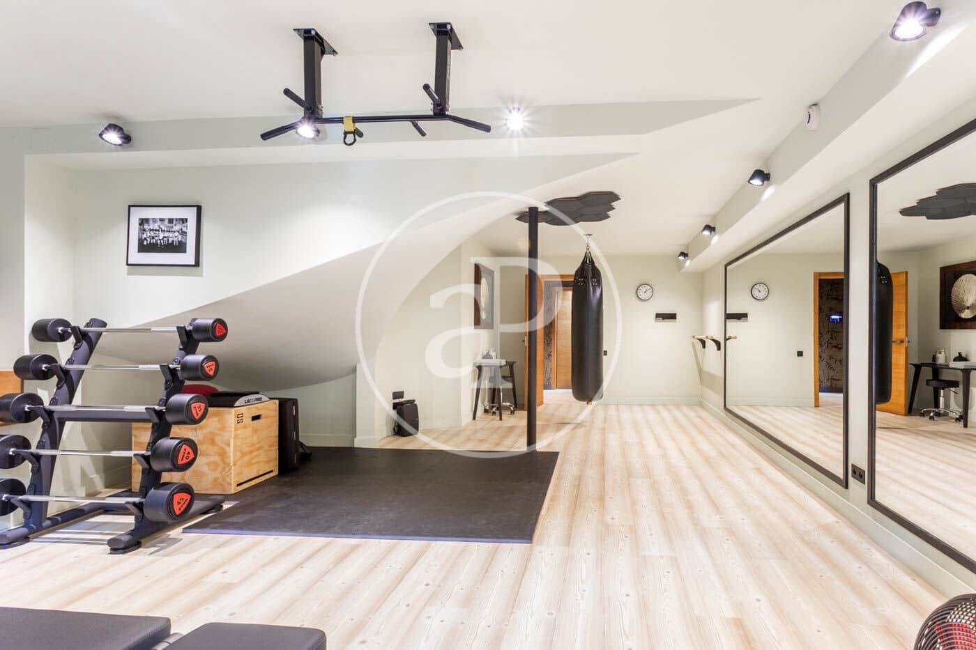 5 soverom Villa til salgs i Esplugues de Llobregat med svømmebasseng - € 3 950 000 (Ref: 8915562)