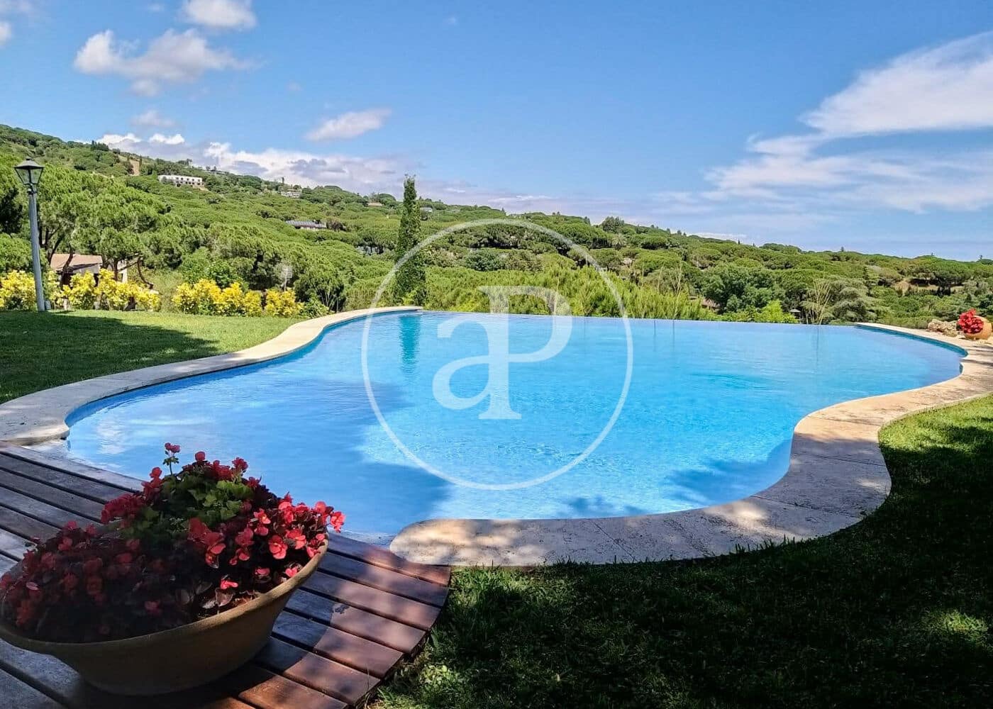 6 soveværelse Villa til salg i Sant Vicenc de Montalt med swimmingpool - € 3.000.000 (Ref: 8918232)