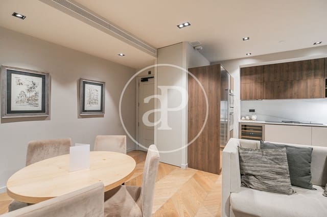 2 sovrum Lägenhet att hyra i El Barri Gòtic, Barcelona stad - 2 700 € (Ref: 8926917)