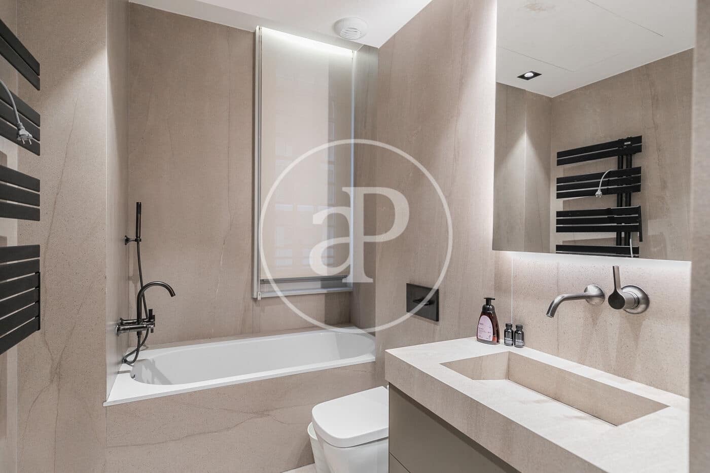 2 sovrum Lägenhet att hyra i Barcelona stad - 2 700 € (Ref: 8926917)