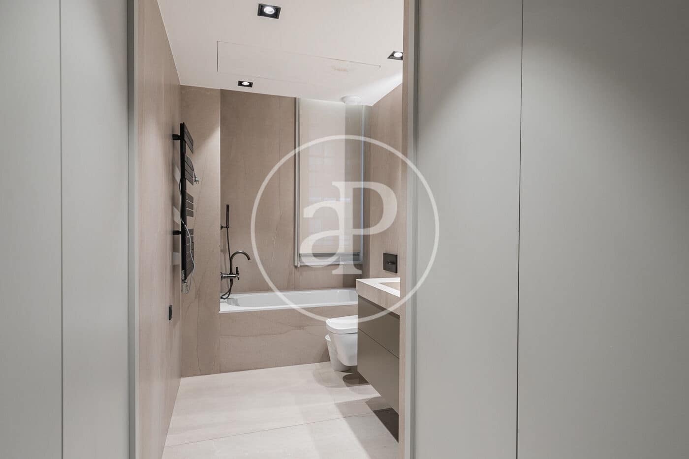 2 sovrum Lägenhet att hyra i Barcelona stad - 2 700 € (Ref: 8926917)