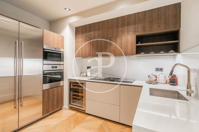 2 sovrum Lägenhet att hyra i El Barri Gòtic, Barcelona stad - 2 700 € (Ref: 8926917)