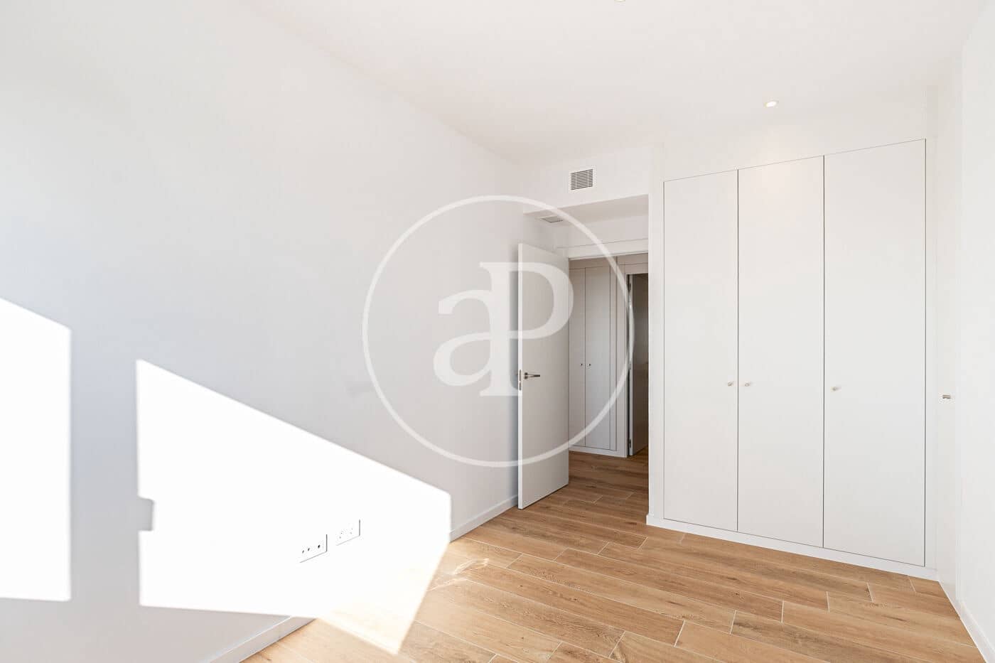 3 bedroom Penthouse for rent in Esplugues de Llobregat - € 3,550 (Ref: 8926923)