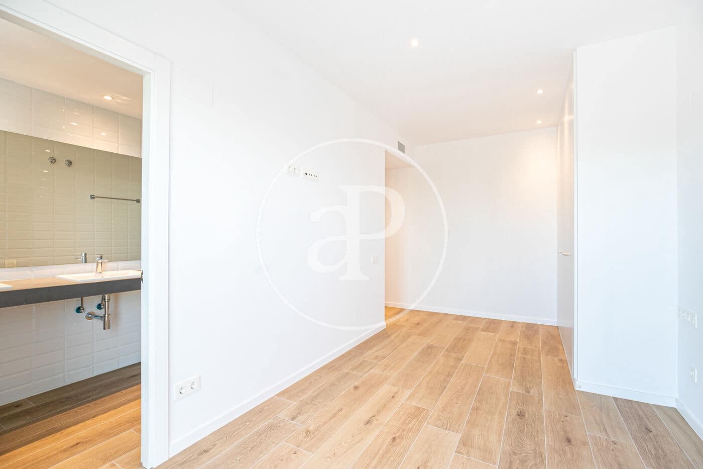 3 bedroom Penthouse for rent in Esplugues de Llobregat - € 3,550 (Ref: 8926923)