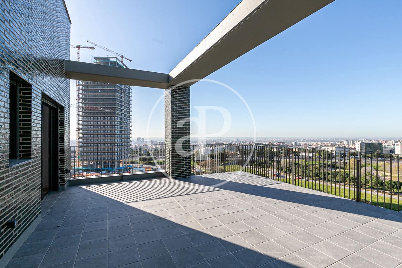 3 bedroom Penthouse for rent in Esplugues de Llobregat - € 3,550 (Ref: 8926923)