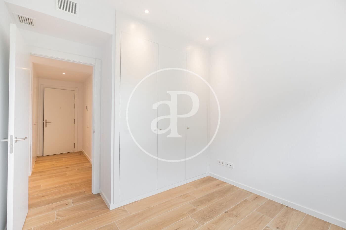 Appartement de 2 chambres à louer à Esplugues de Llobregat - 2 332 € (Ref: 8926924)