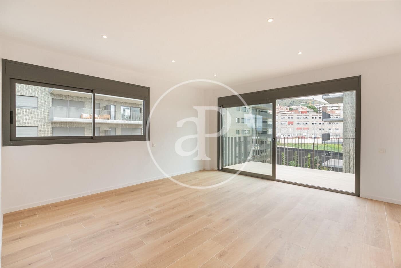 Appartement de 2 chambres à louer à Esplugues de Llobregat - 2 332 € (Ref: 8926924)