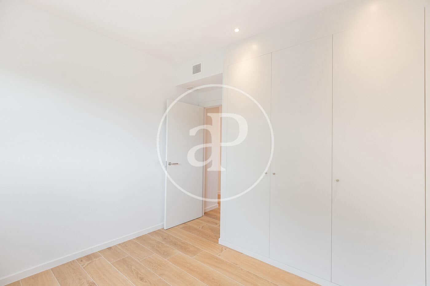 Appartement de 2 chambres à louer à Esplugues de Llobregat - 2 332 € (Ref: 8926924)