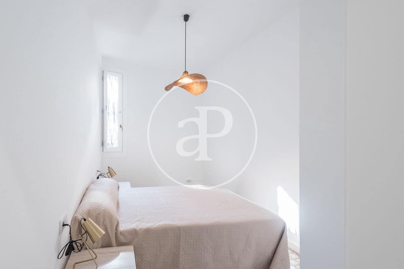 3 soveværelse Lejlighed til leje i Barcelona by - € 2.200 (Ref: 8929168)