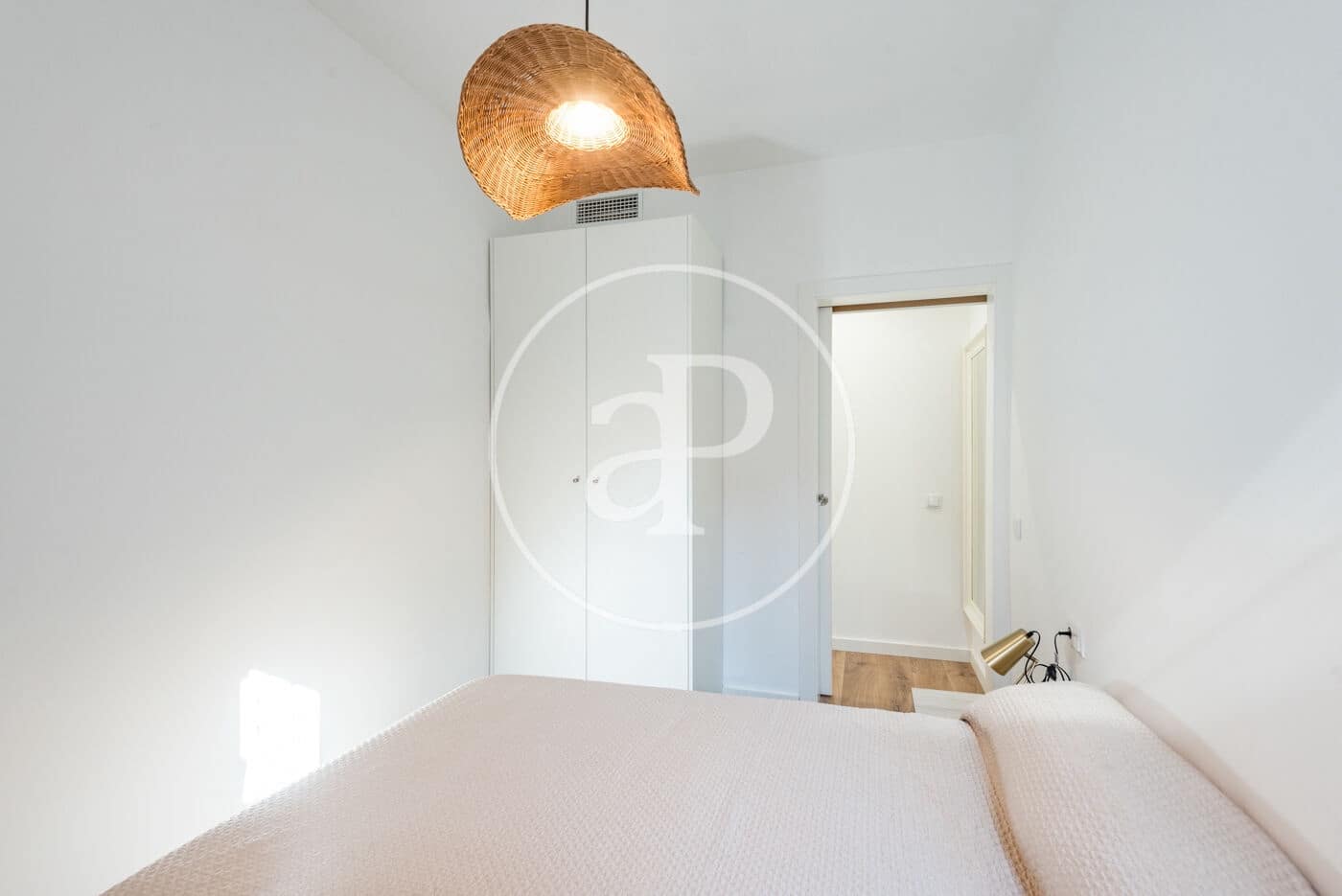 3 soveværelse Lejlighed til leje i Barcelona by - € 2.200 (Ref: 8929168)