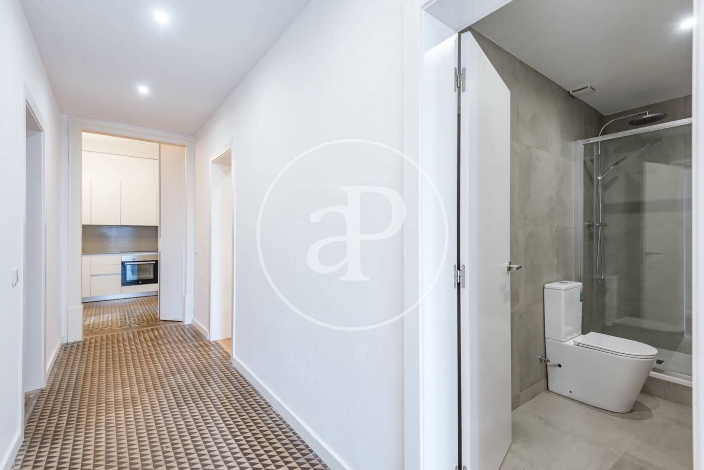 3 soveværelse Lejlighed til leje i Barcelona by - € 2.200 (Ref: 8929168)