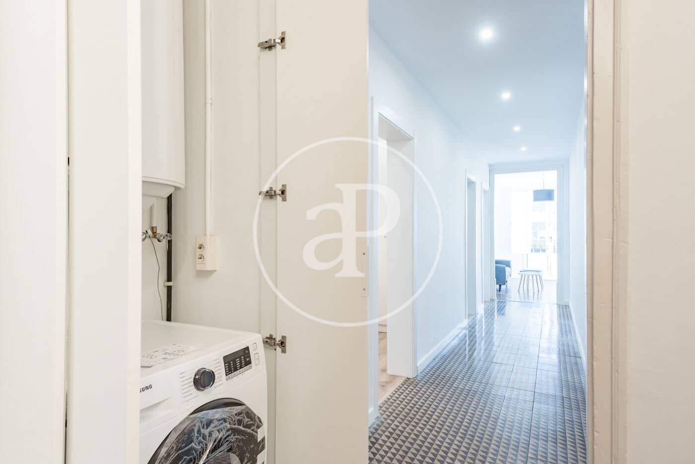 3 soveværelse Lejlighed til leje i Barcelona by - € 2.200 (Ref: 8929168)