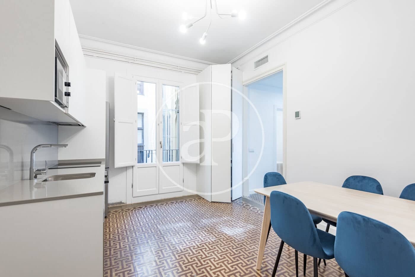 3 soveværelse Lejlighed til leje i Barcelona by - € 2.200 (Ref: 8929168)